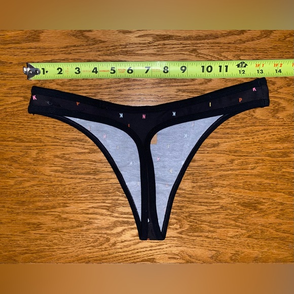 Victoria’s Secret Thong Panty NWT - Picture 2 of 3